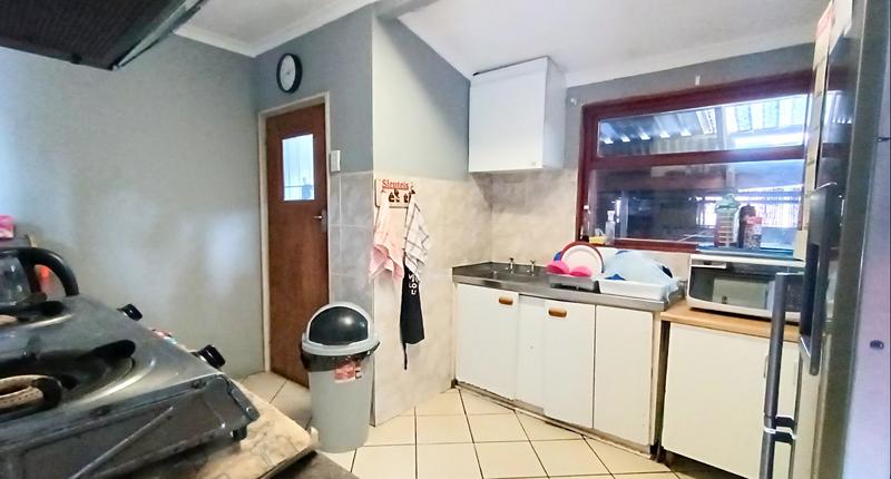 5 Bedroom Property for Sale in Bothasig Western Cape